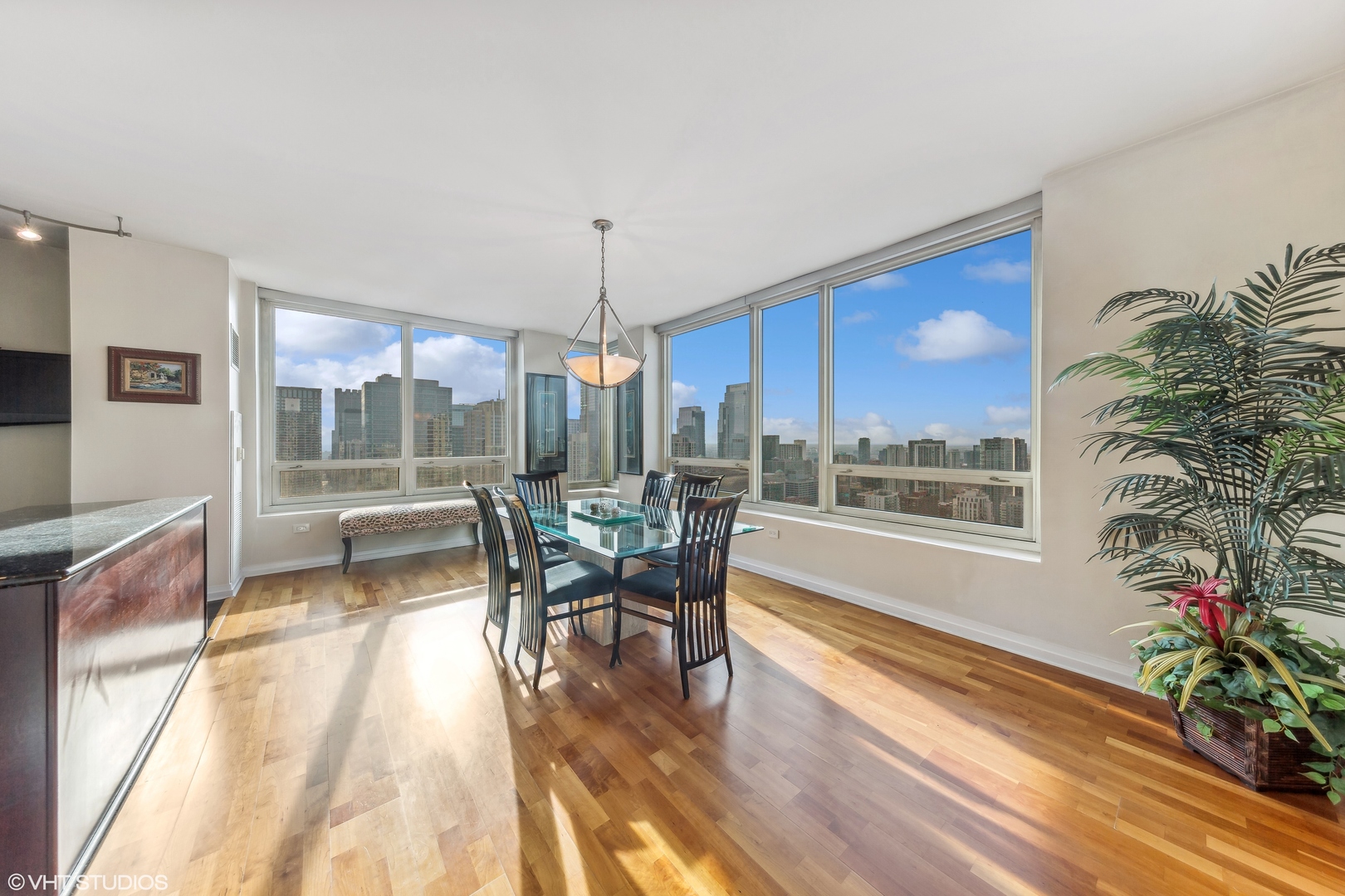33 W Ontario Street 47e Property Photo 15