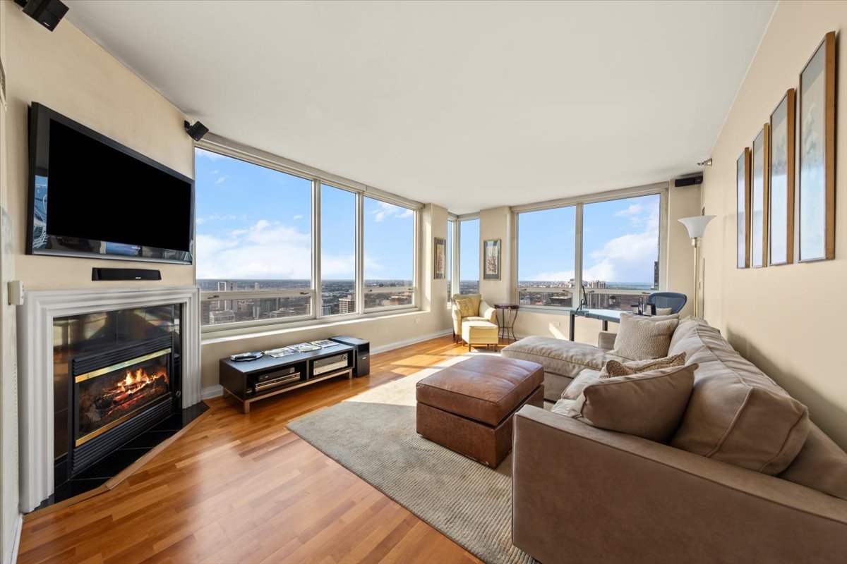 33 W Ontario Street 47e Property Photo 17