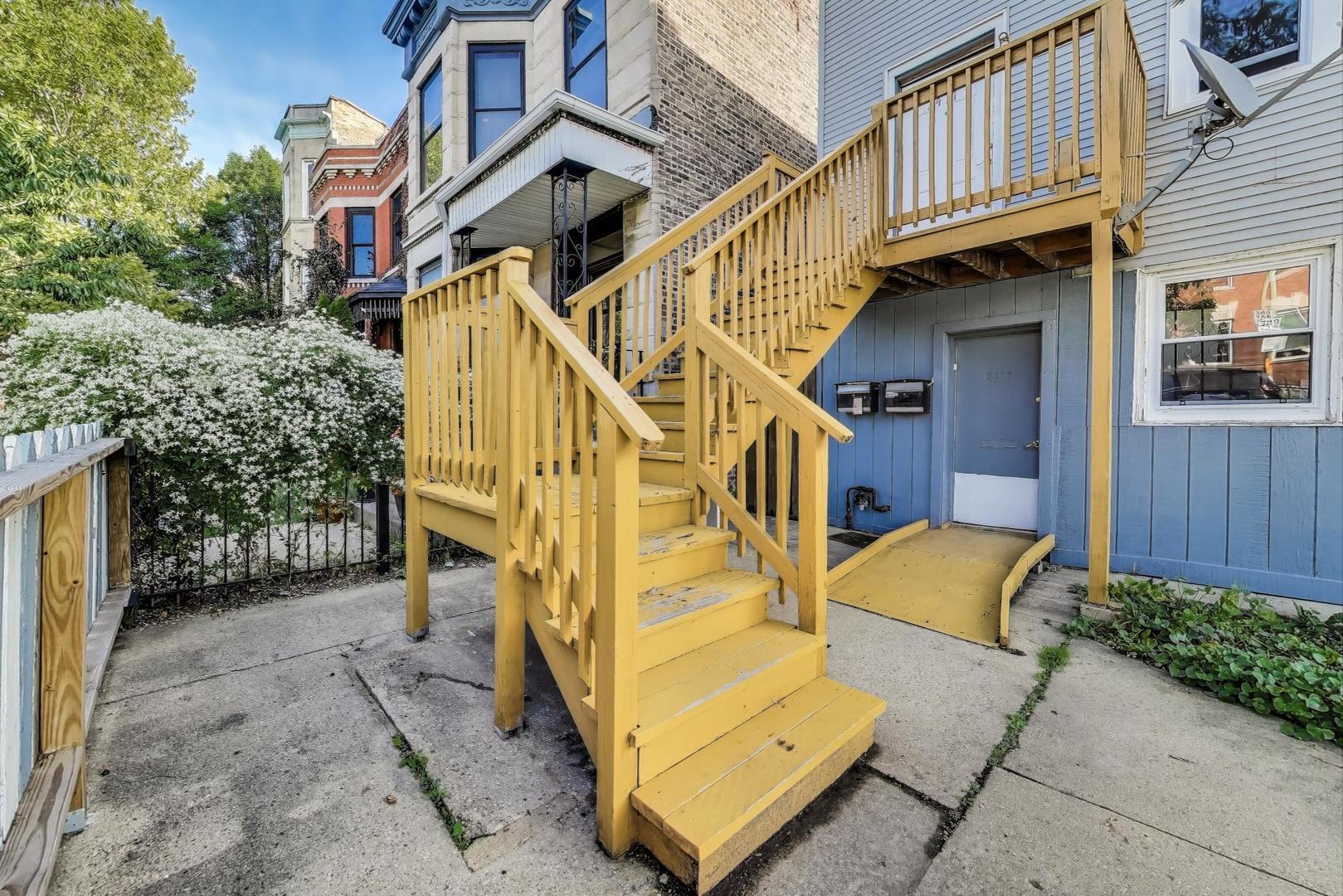 2417 N Washtenaw Avenue Property Photo 3