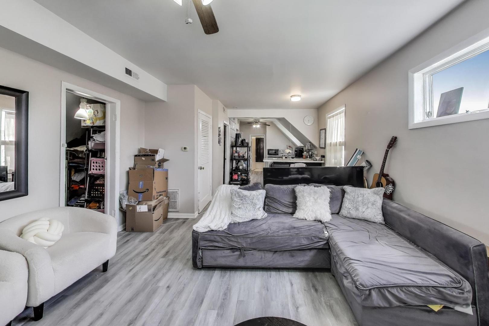 2417 N Washtenaw Avenue Property Photo 5