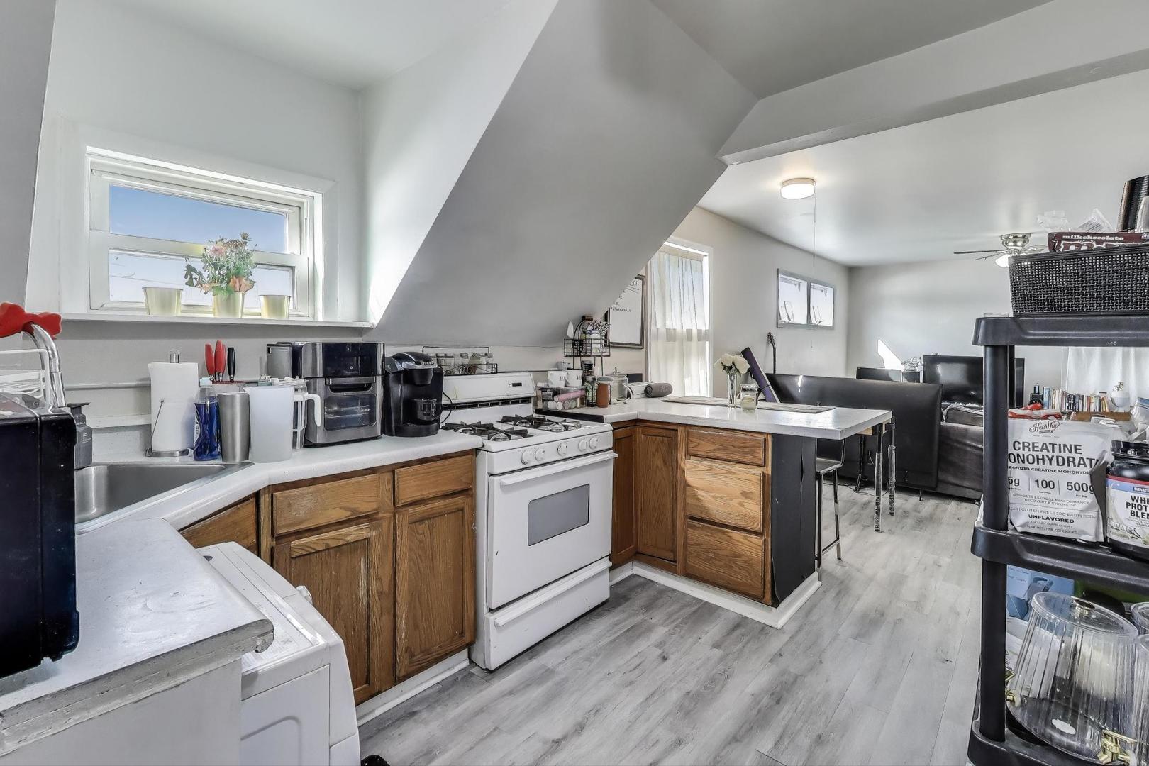 2417 N Washtenaw Avenue Property Photo 8