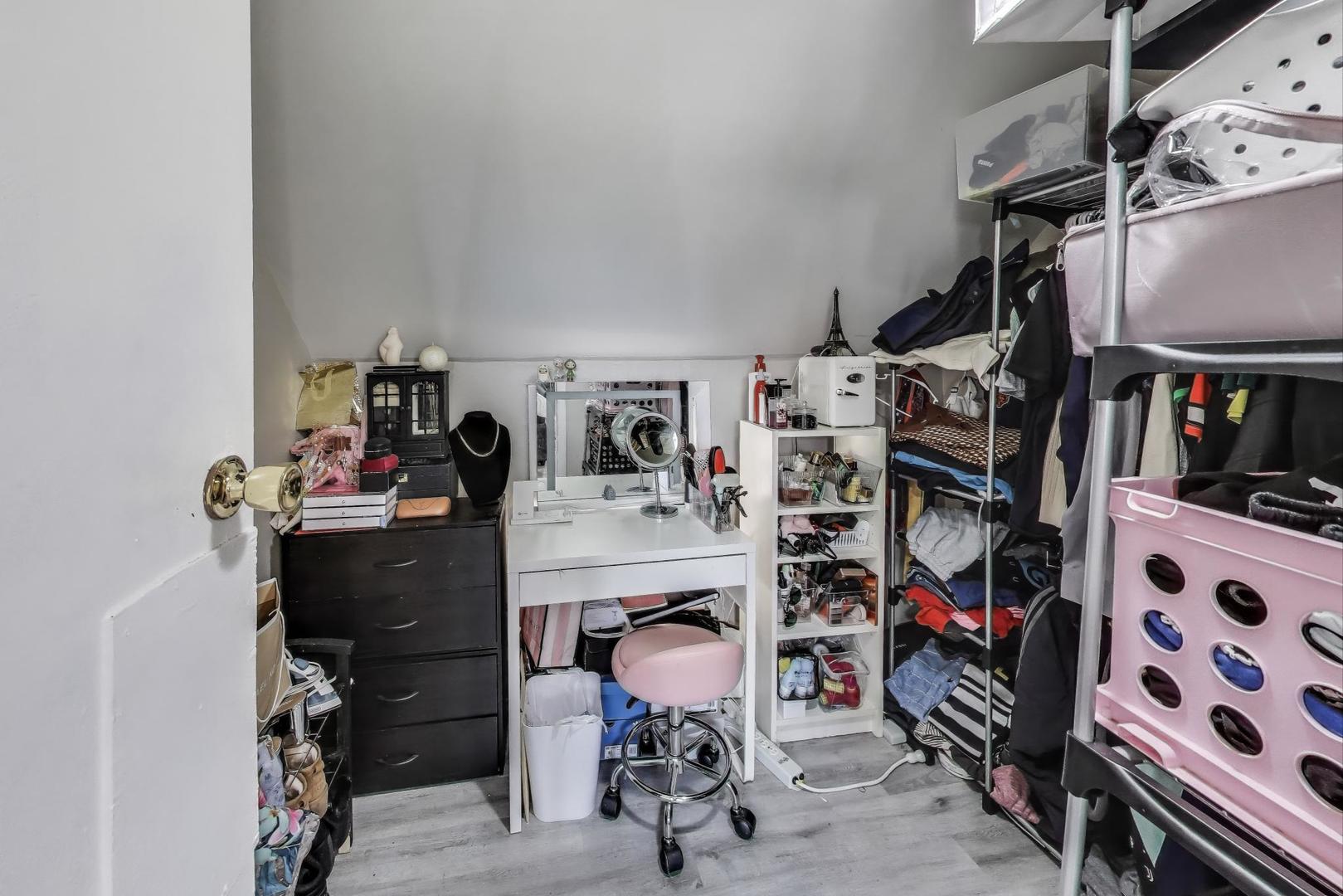 2417 N Washtenaw Avenue Property Photo 12