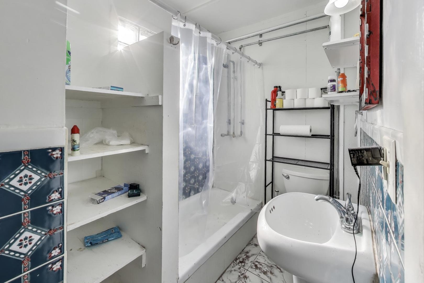 2417 N Washtenaw Avenue Property Photo 25