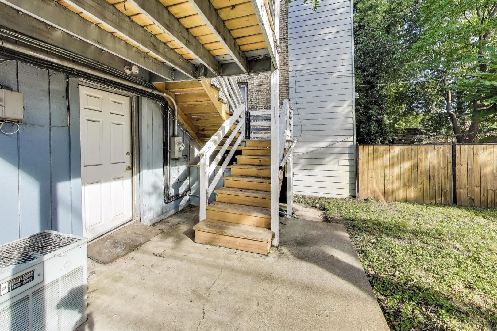 2417 N Washtenaw Avenue Property Photo 30