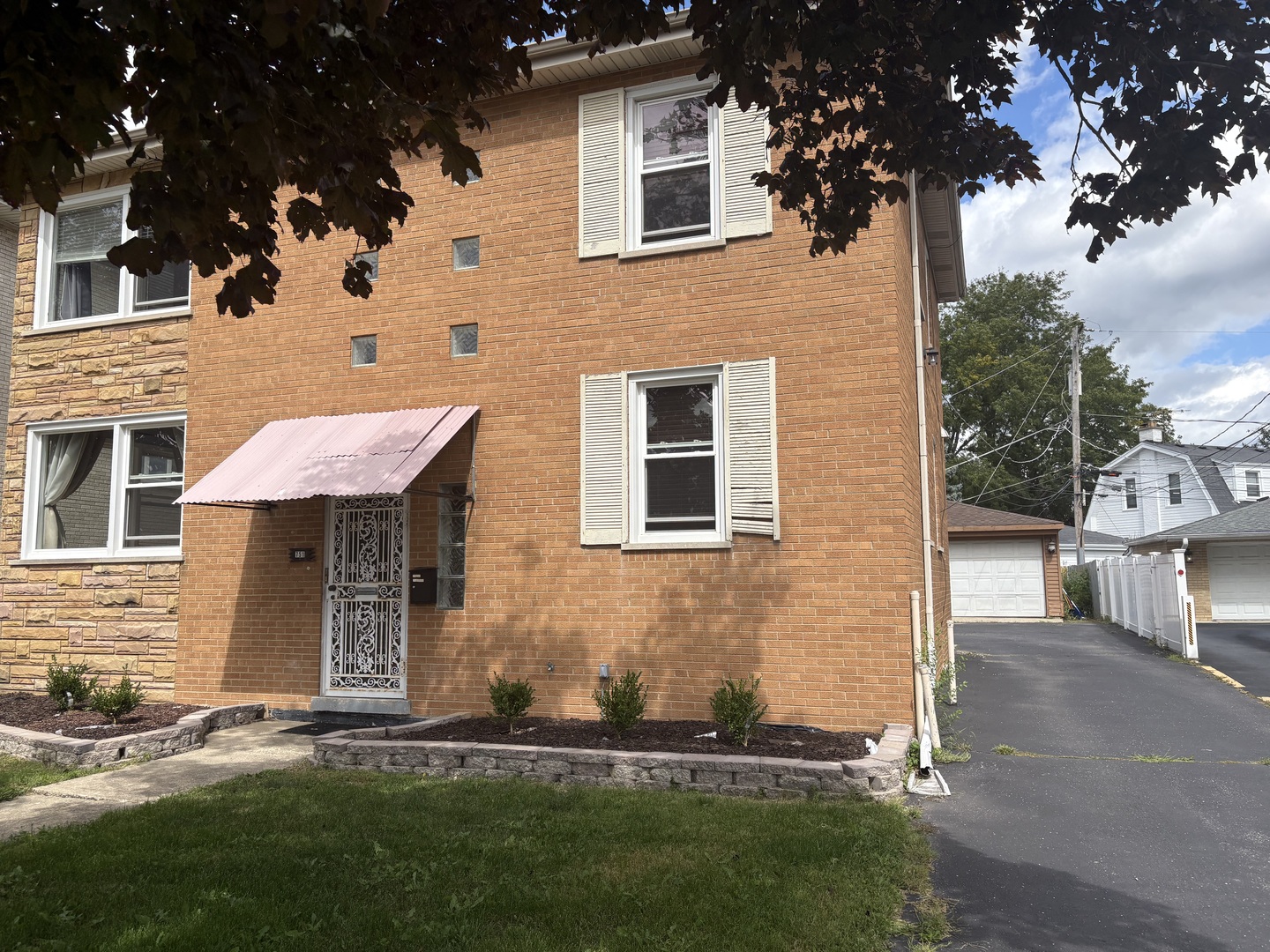 751 N Northwest Highway Property Photo 2