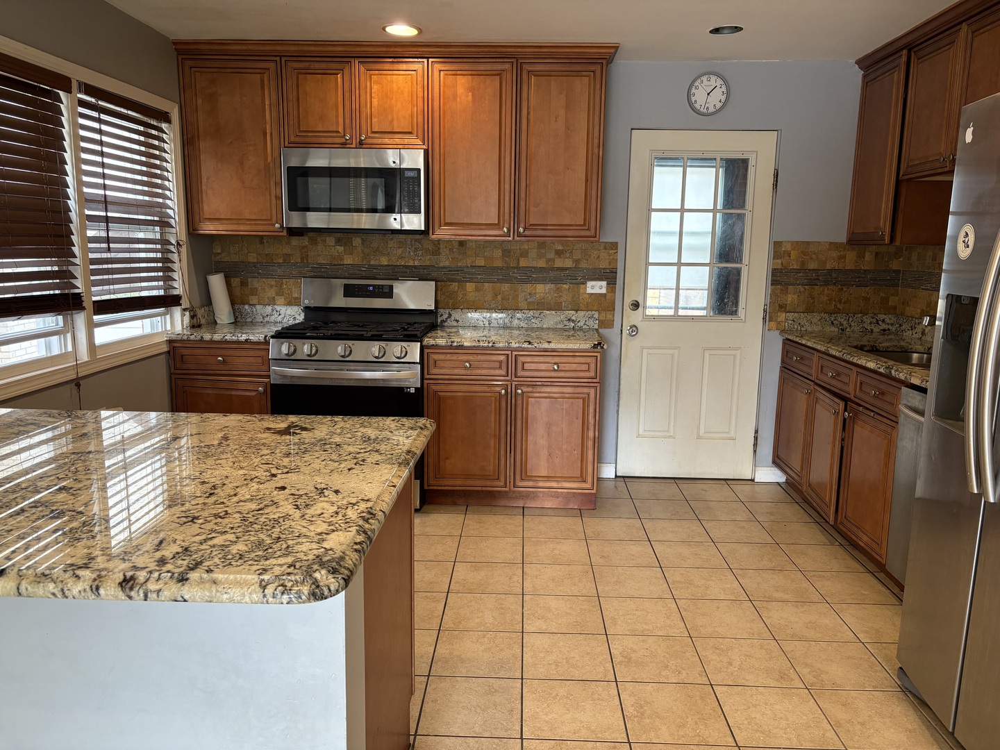 751 N Northwest Highway Property Photo 3