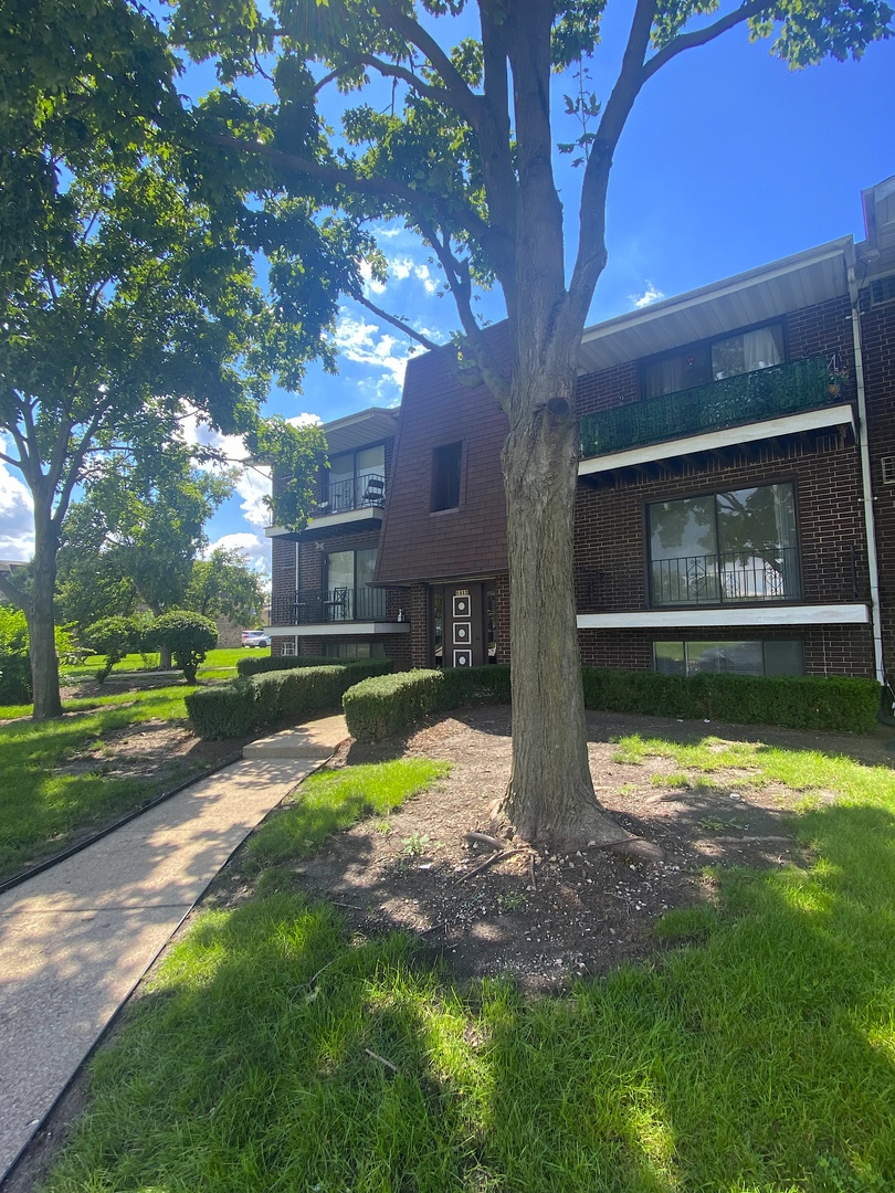 1412 Willow Lane 2 Property Photo 1