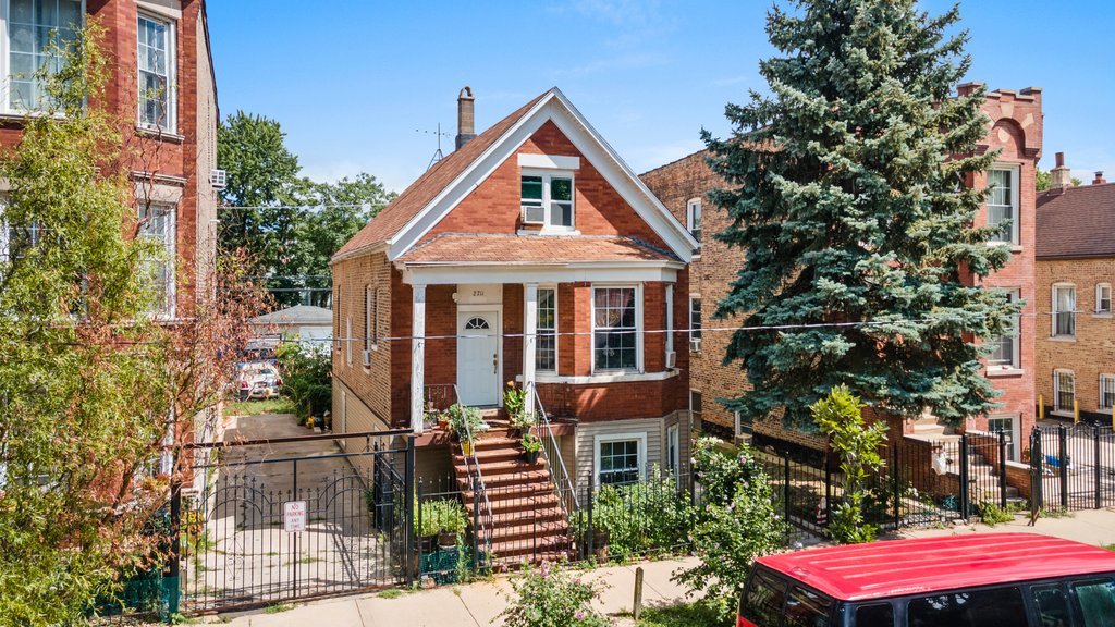 2711 S Hamlin Avenue Property Photo 17