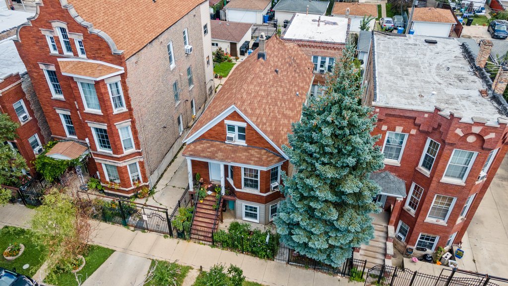 2711 S Hamlin Avenue Property Photo 20