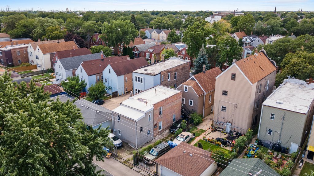 2711 S Hamlin Avenue Property Photo 23