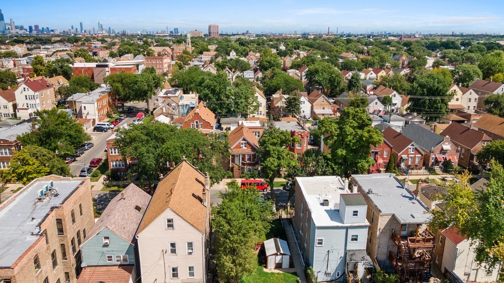 2711 S Hamlin Avenue Property Photo 26