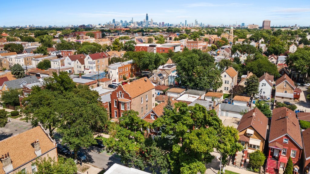 2711 S Hamlin Avenue Property Photo 27