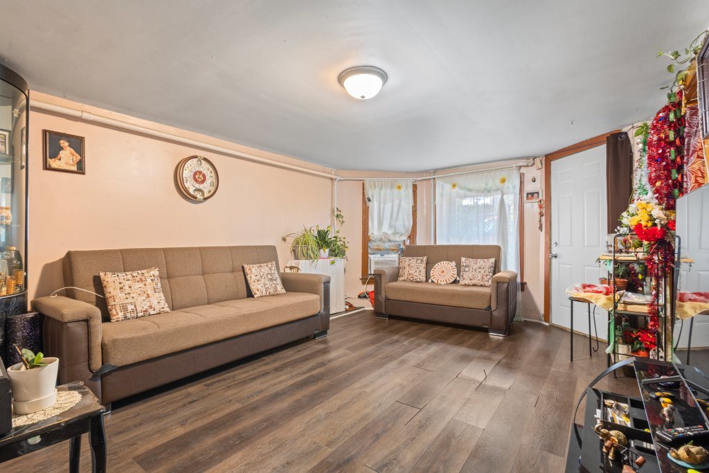 2711 S Hamlin Avenue Property Photo 28