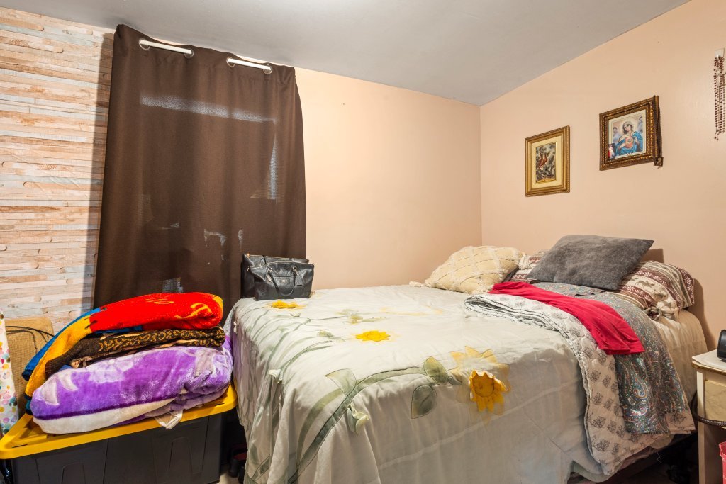 2711 S Hamlin Avenue Property Photo 30