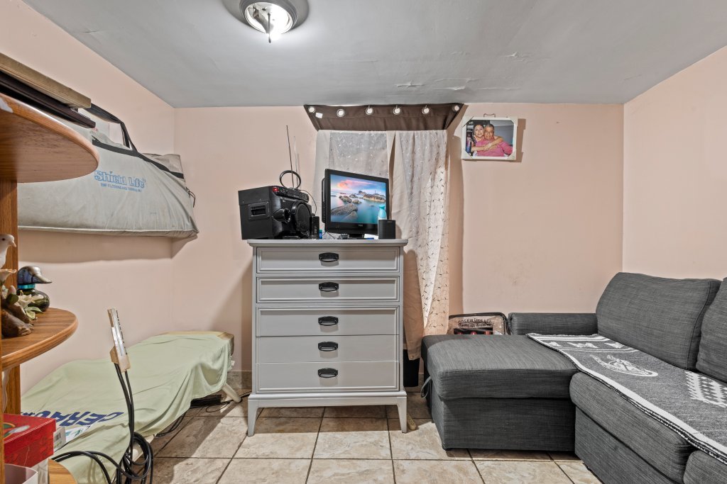 2711 S Hamlin Avenue Property Photo 35