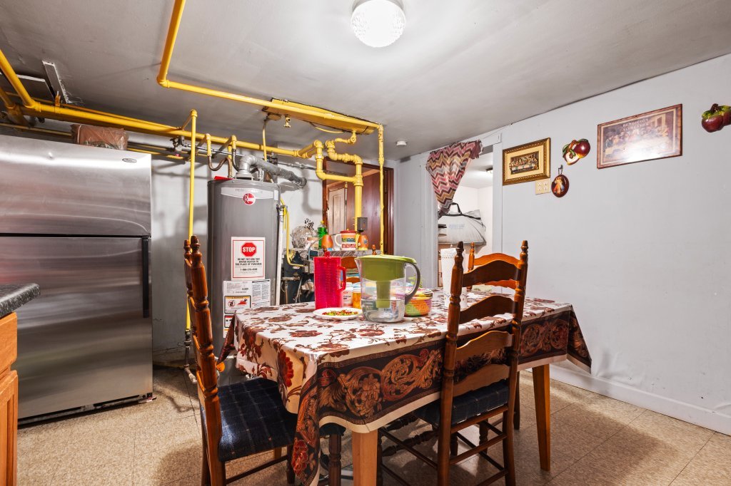 2711 S Hamlin Avenue Property Photo 37