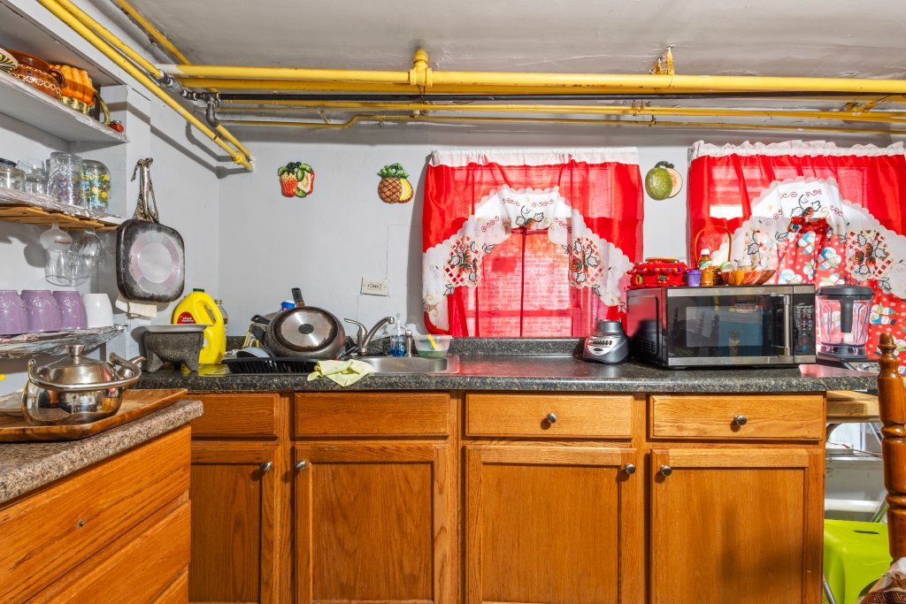 2711 S Hamlin Avenue Property Photo 38