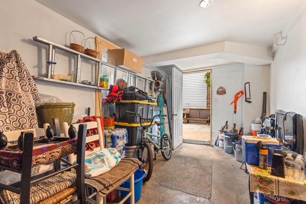 2711 S Hamlin Avenue Property Photo 41