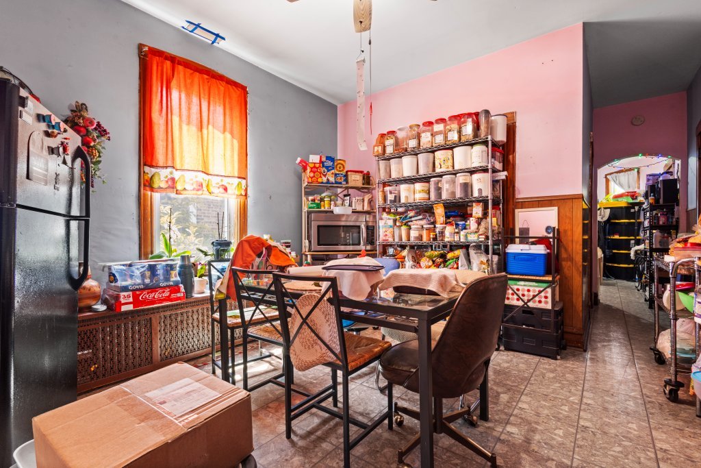 2711 S Hamlin Avenue Property Photo 48