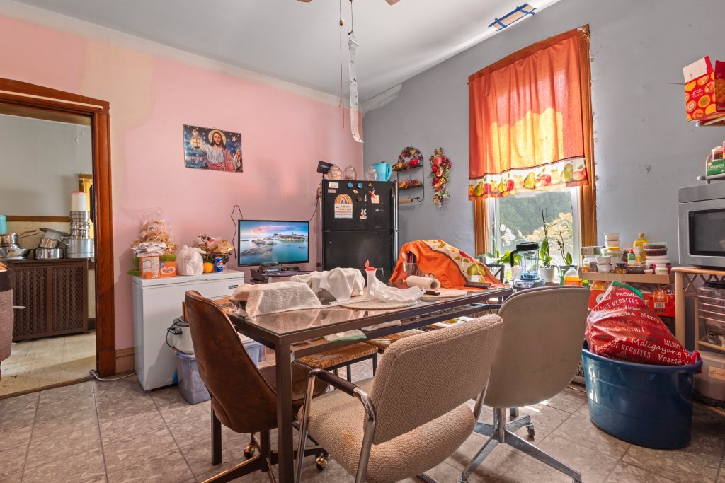 2711 S Hamlin Avenue Property Photo 49