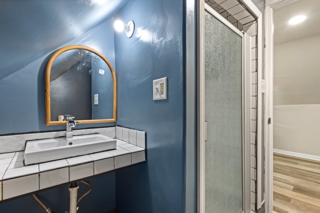 2711 S Hamlin Avenue Property Photo 54