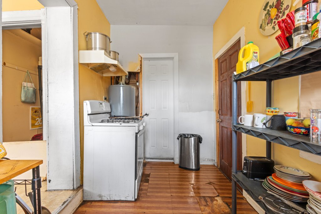 2711 S Hamlin Avenue Property Photo 70