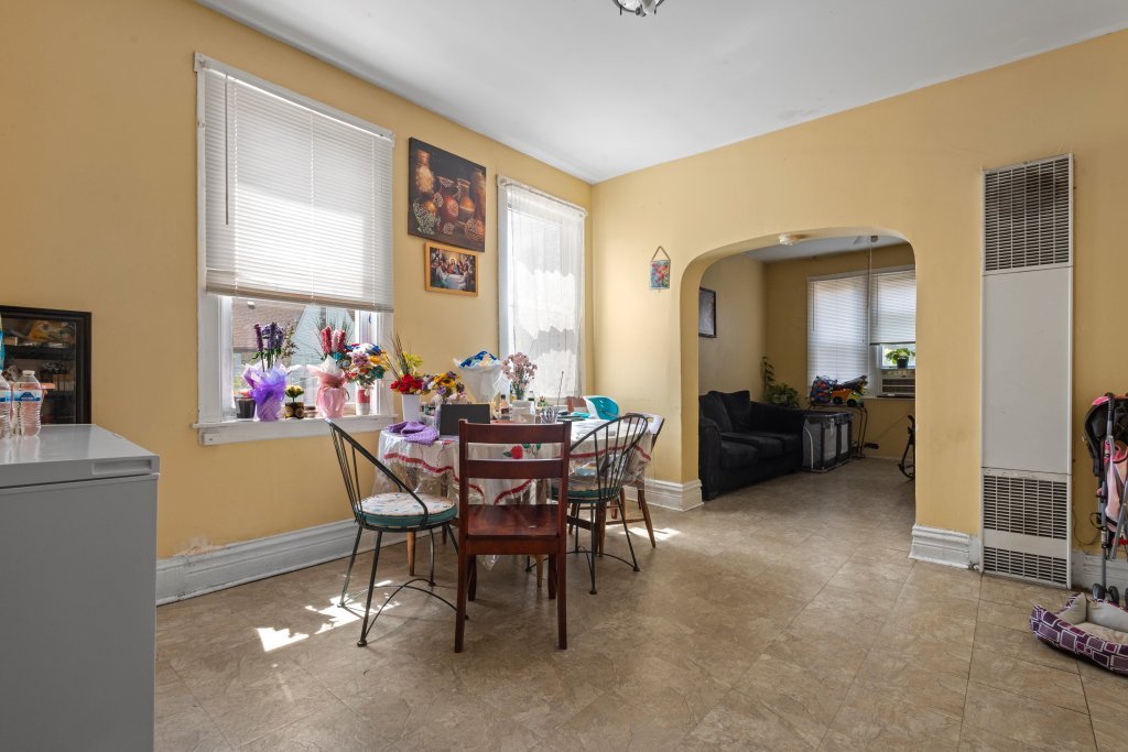 2711 S Hamlin Avenue Property Photo 72