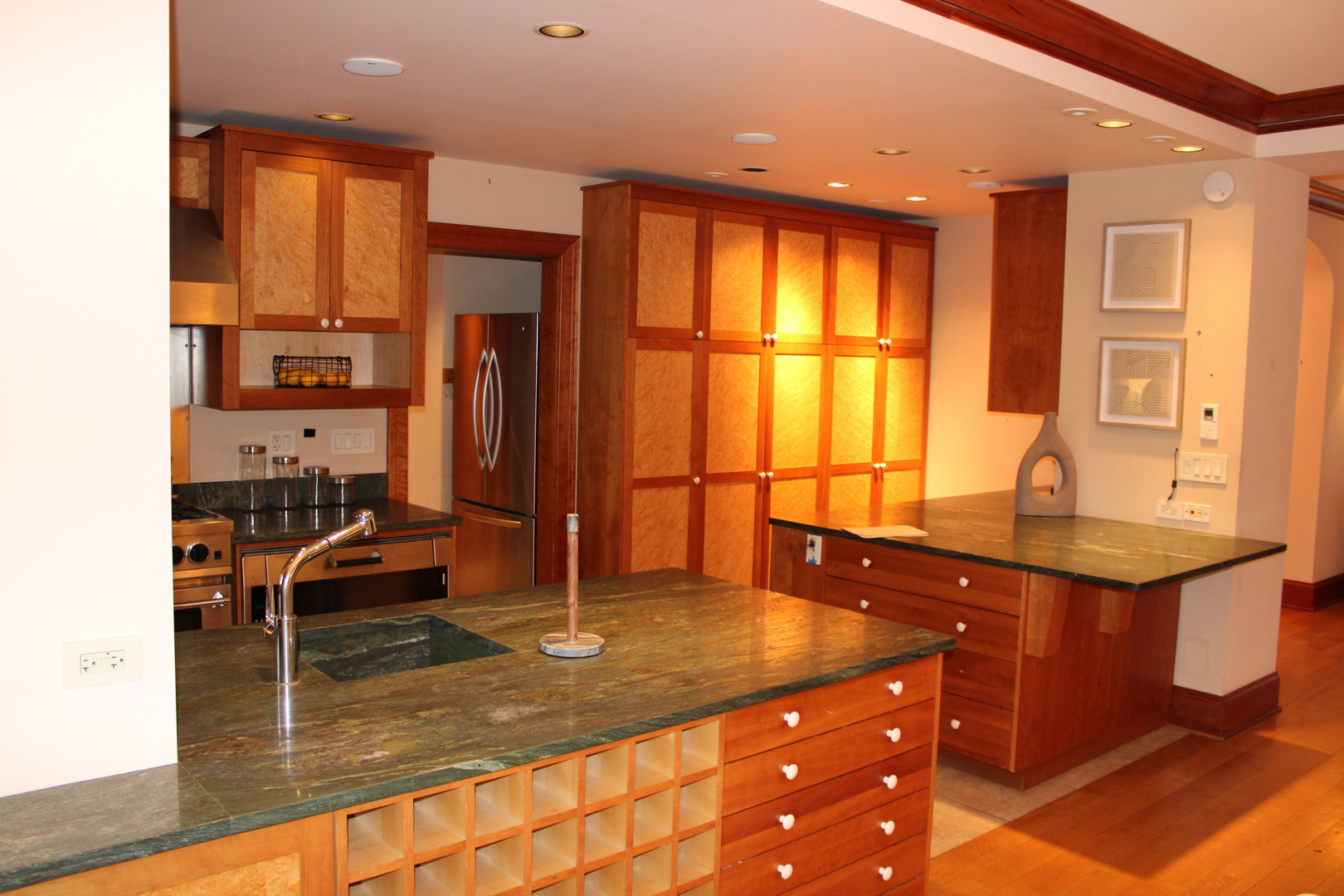 5000 S East End Avenue 24a Property Photo 14