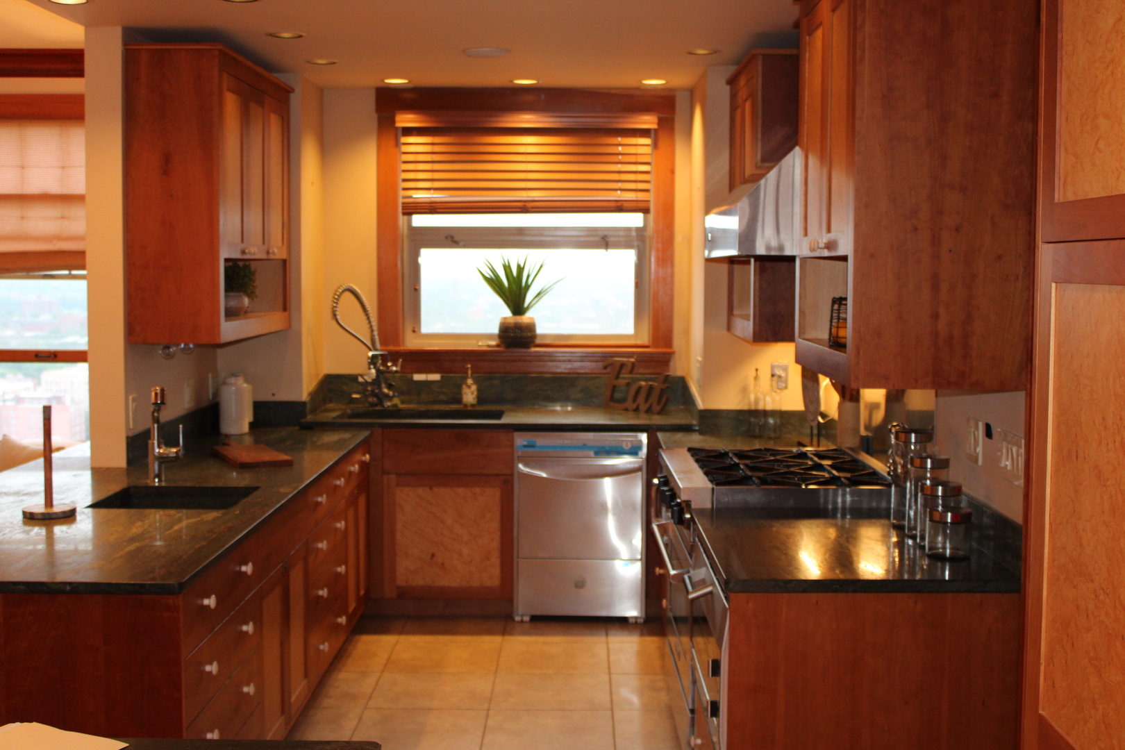 5000 S East End Avenue 24a Property Photo 15