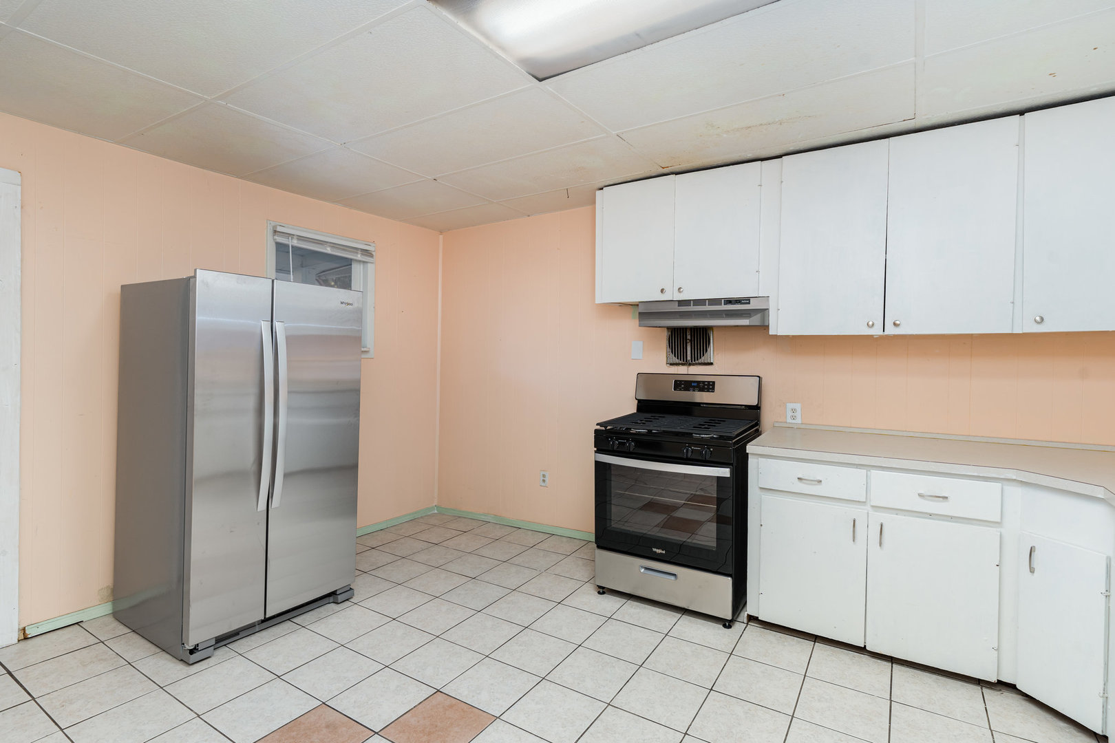 216 N May Street Property Photo 4