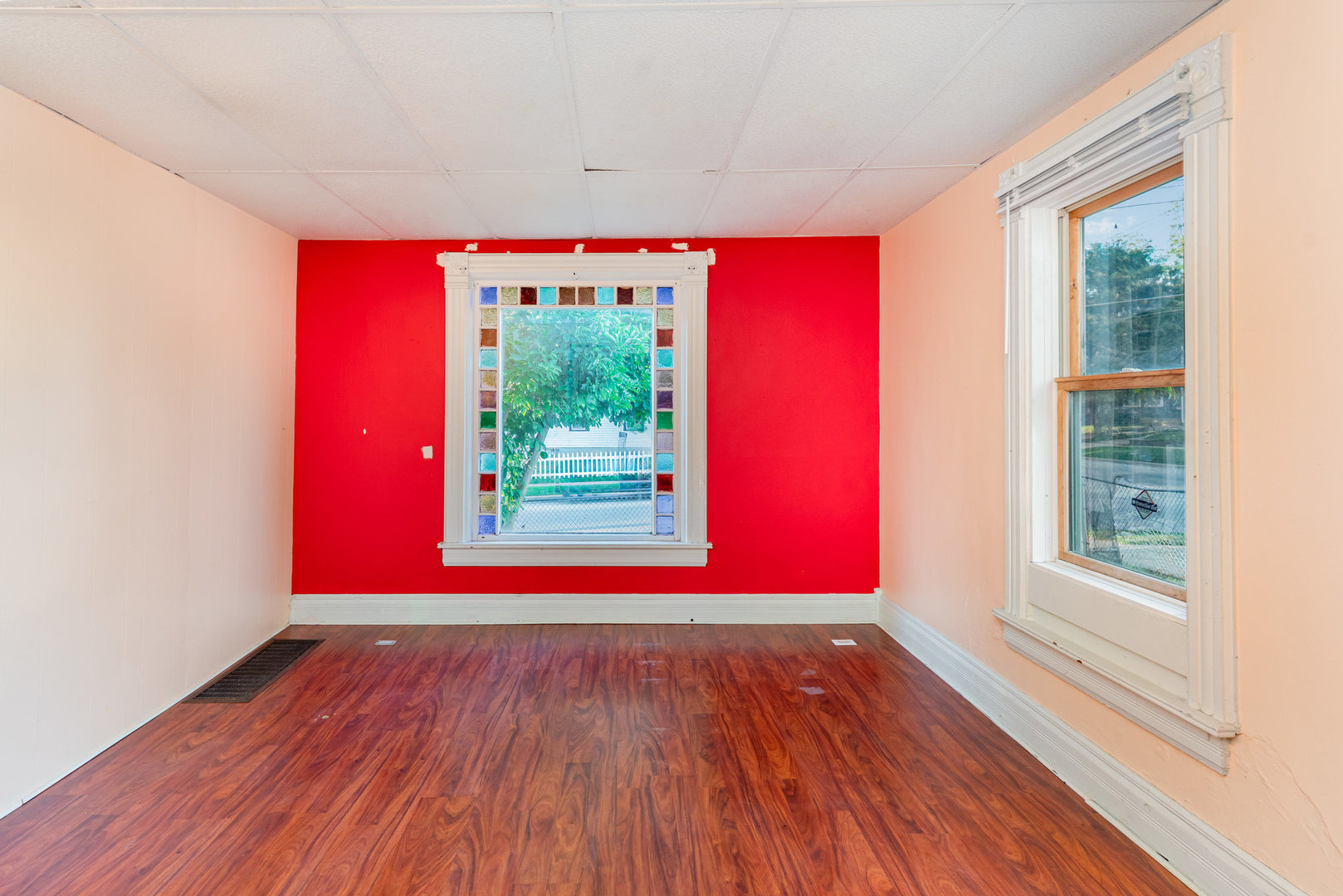 216 N May Street Property Photo 6