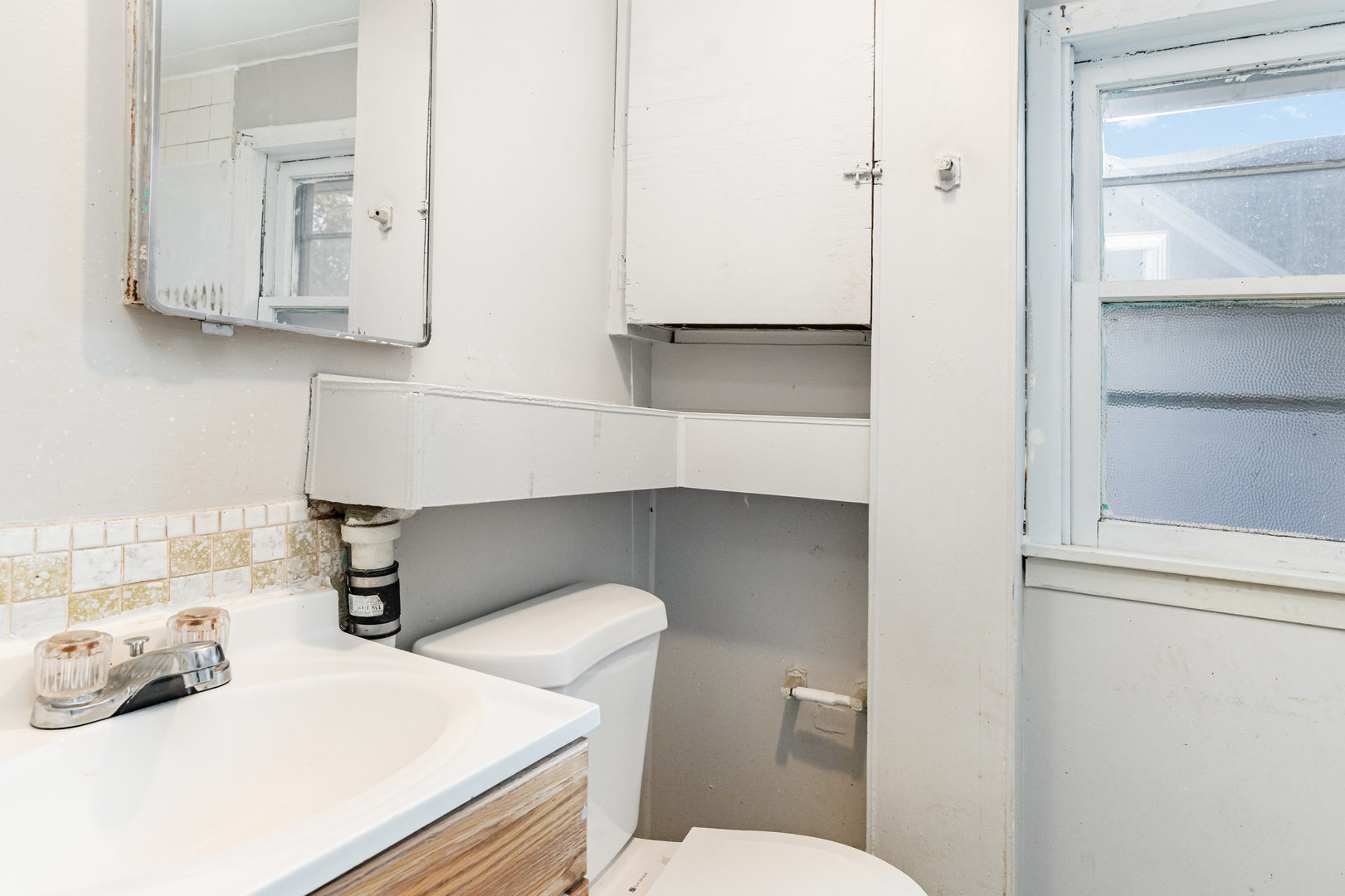 216 N May Street Property Photo 7