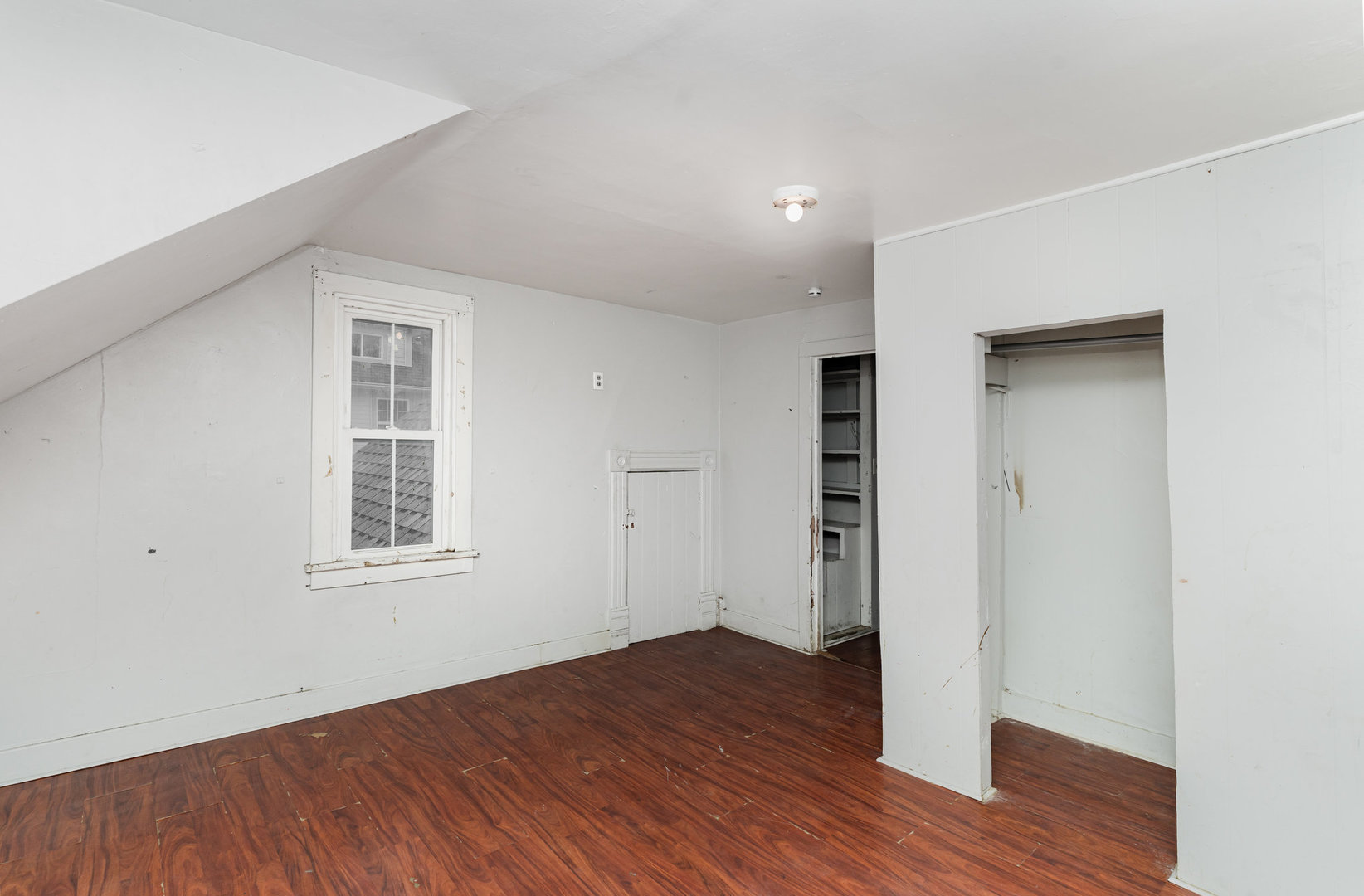 216 N May Street Property Photo 10