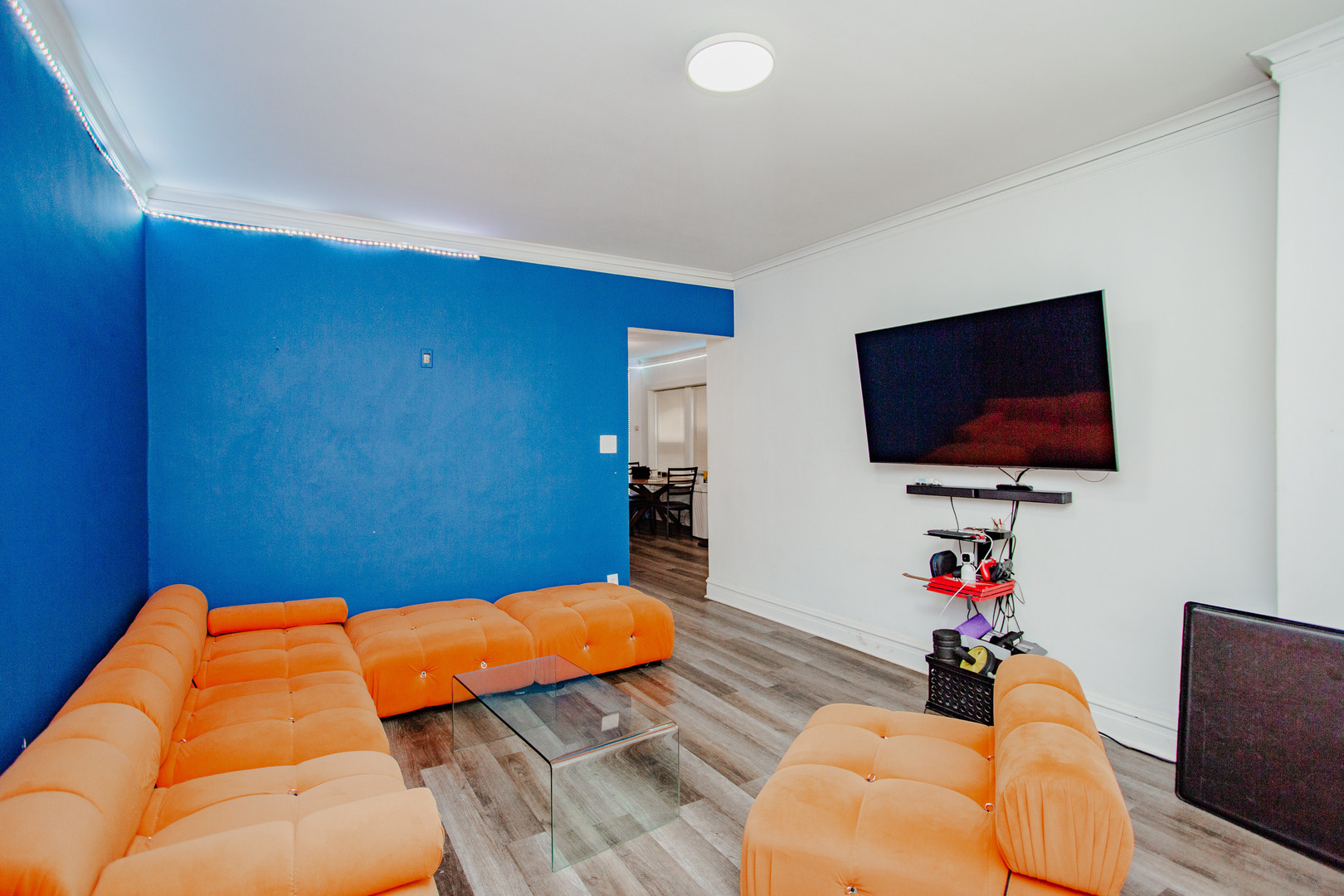 3429 N Avers Avenue Property Photo 3