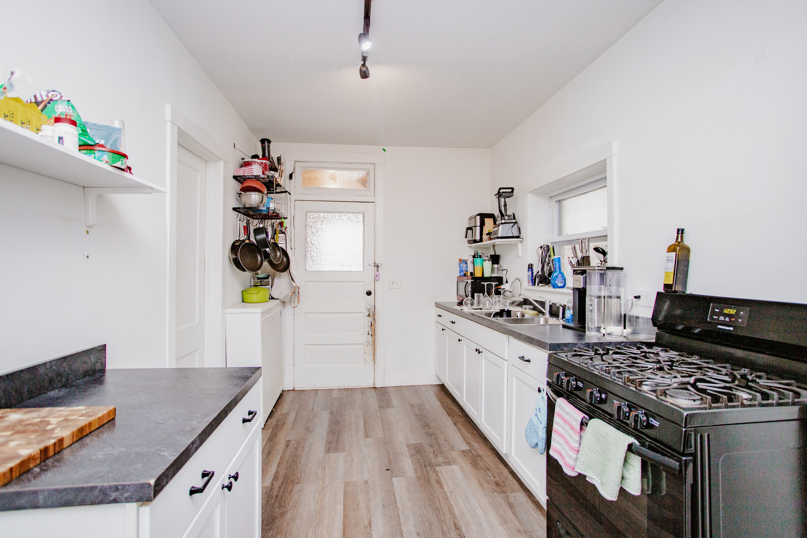 3429 N Avers Avenue Property Photo 6