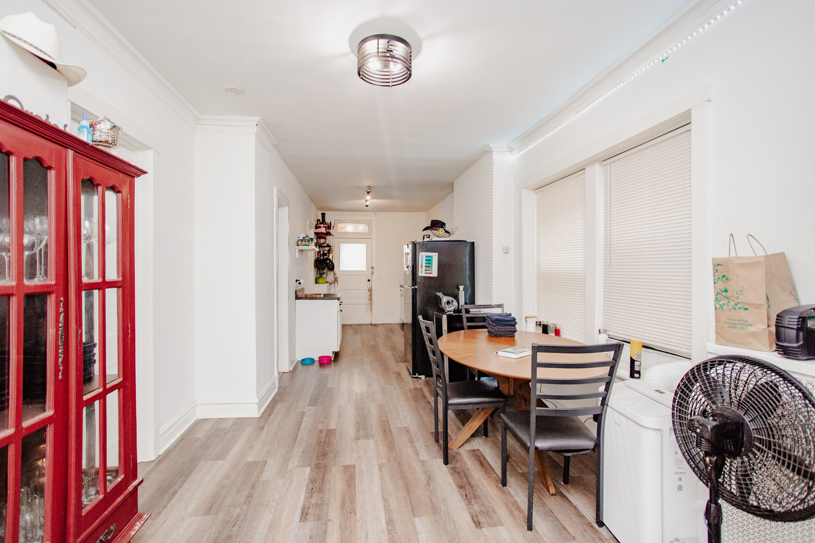 3429 N Avers Avenue Property Photo 9