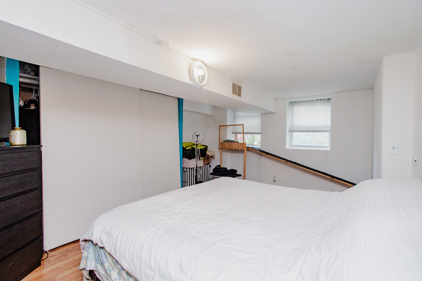 3429 N Avers Avenue Property Photo 11