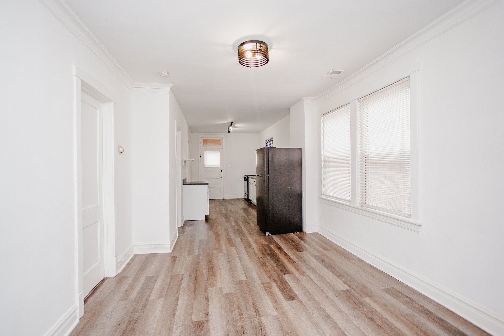 3429 N Avers Avenue Property Photo 12