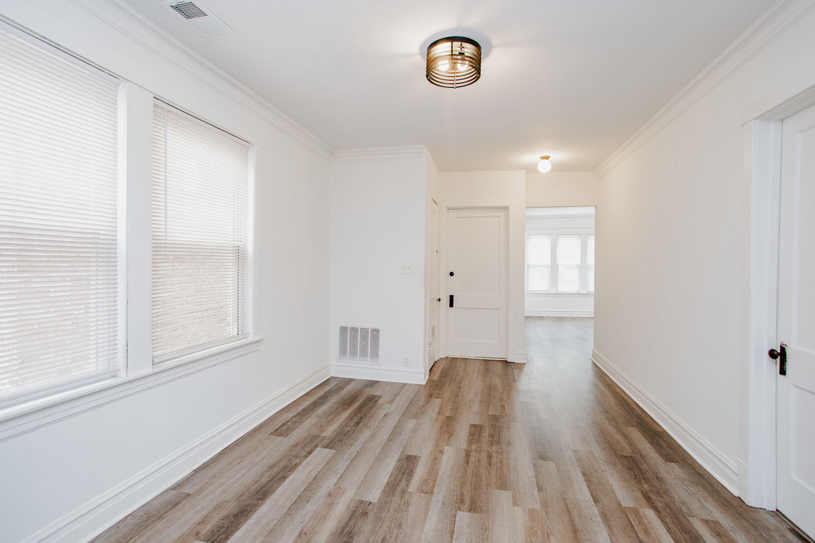 3429 N Avers Avenue Property Photo 13