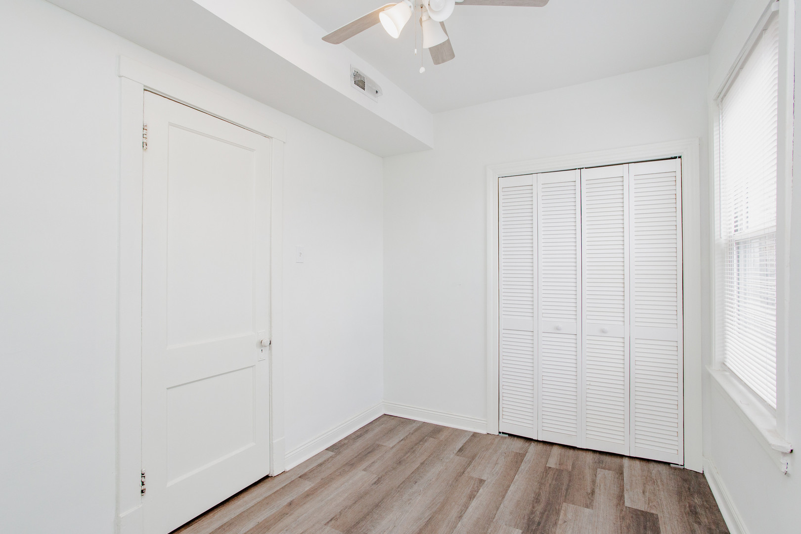 3429 N Avers Avenue Property Photo 16