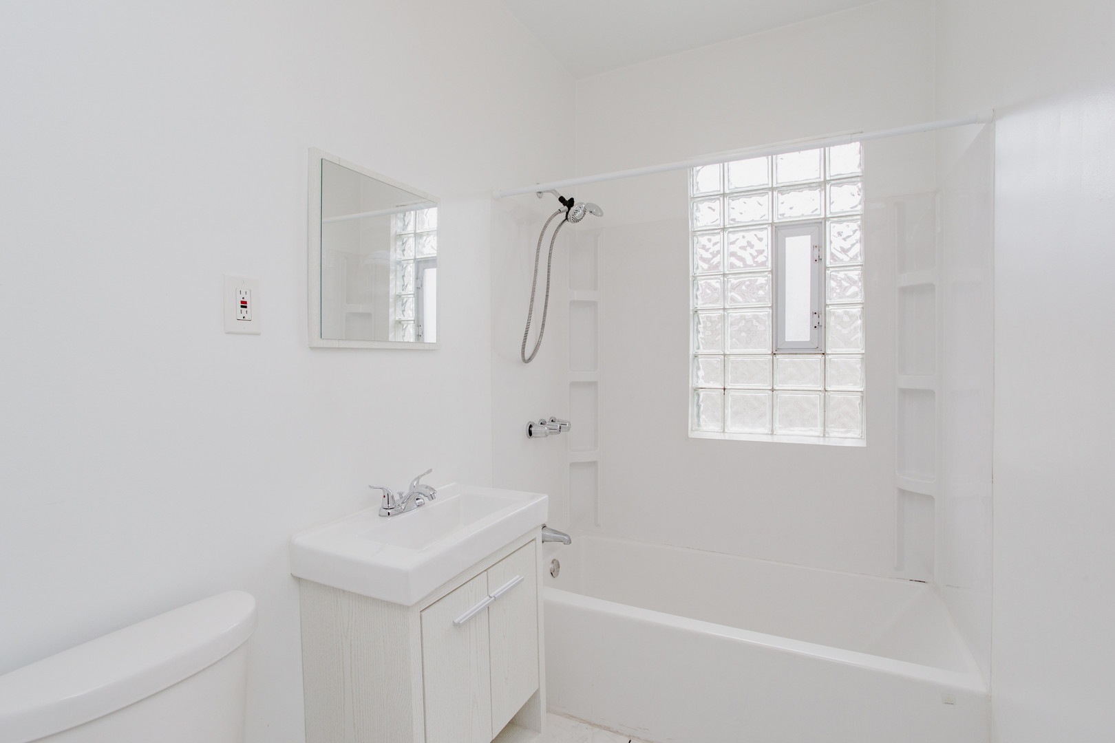 3429 N Avers Avenue Property Photo 22