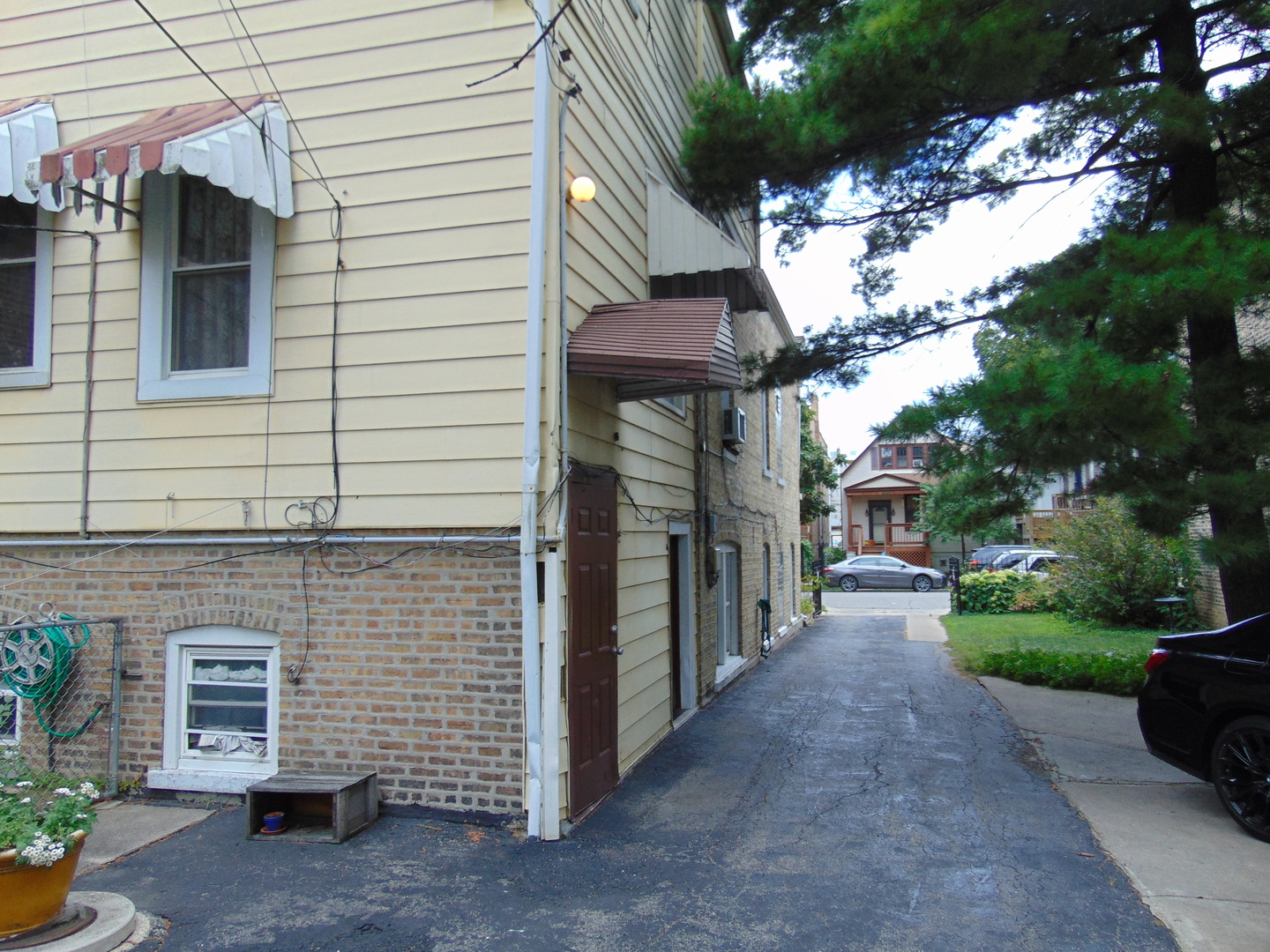 2848-50 N Ridgeway Avenue Property Photo 12