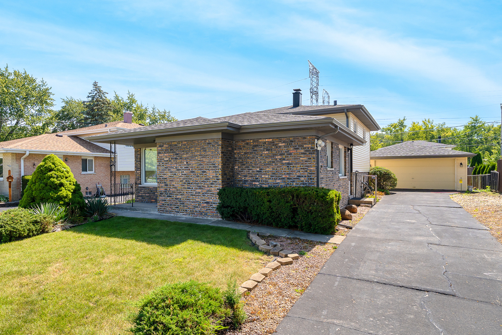 5409 138th Place Property Photo 1