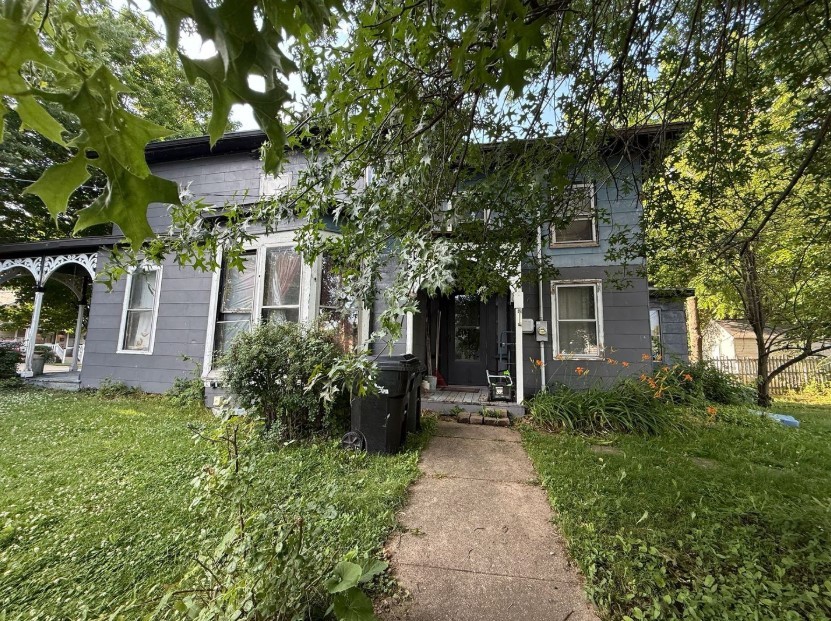 121 S Elm Street Property Photo 1