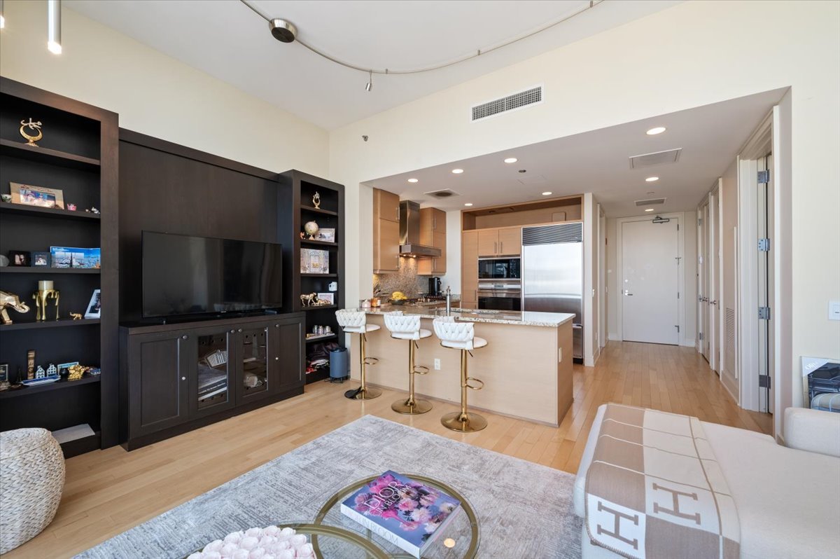 401 N Wabash Avenue 71c Property Photo 6
