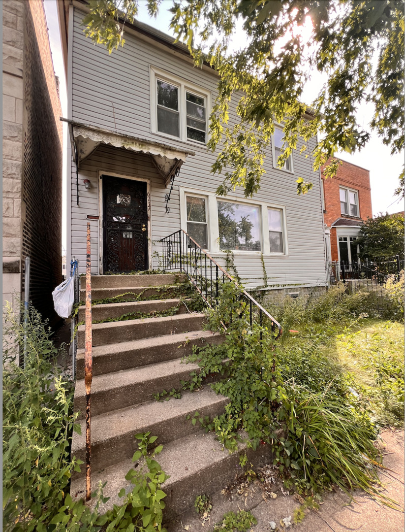 6737 S Champlain Avenue Property Photo 1