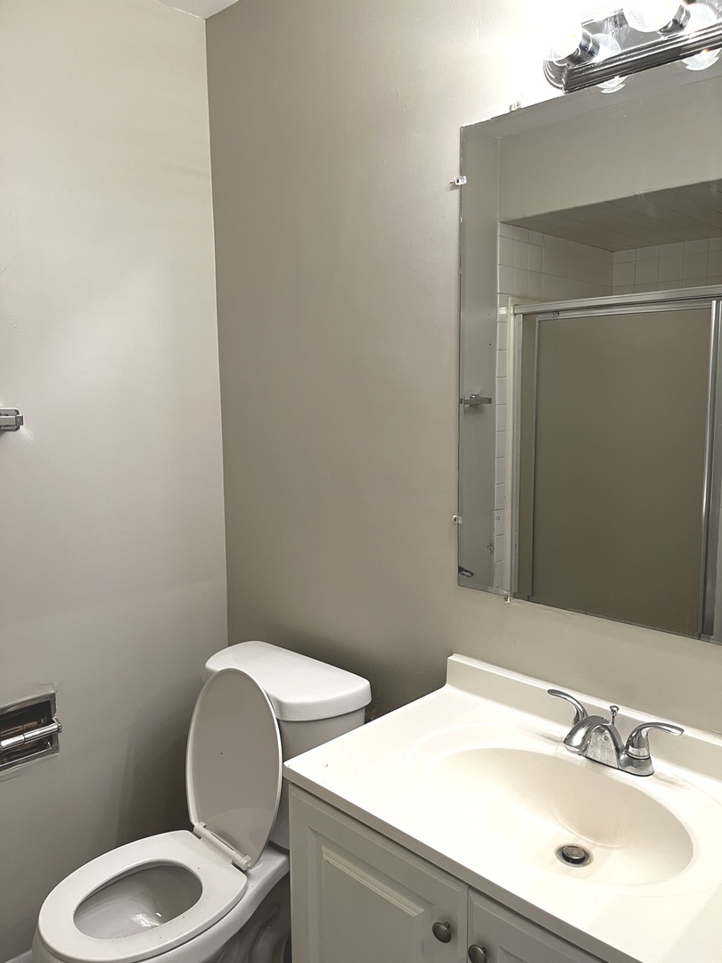17120 University Avenue Property Photo 5