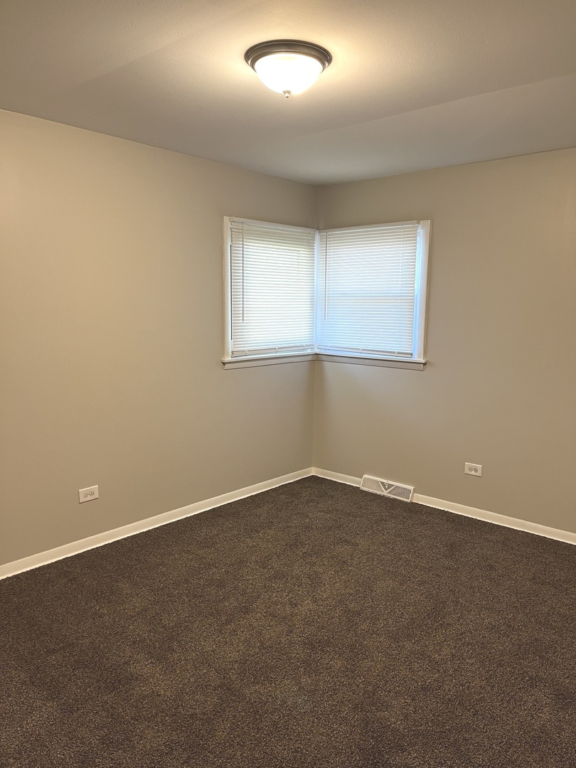 17120 University Avenue Property Photo 13