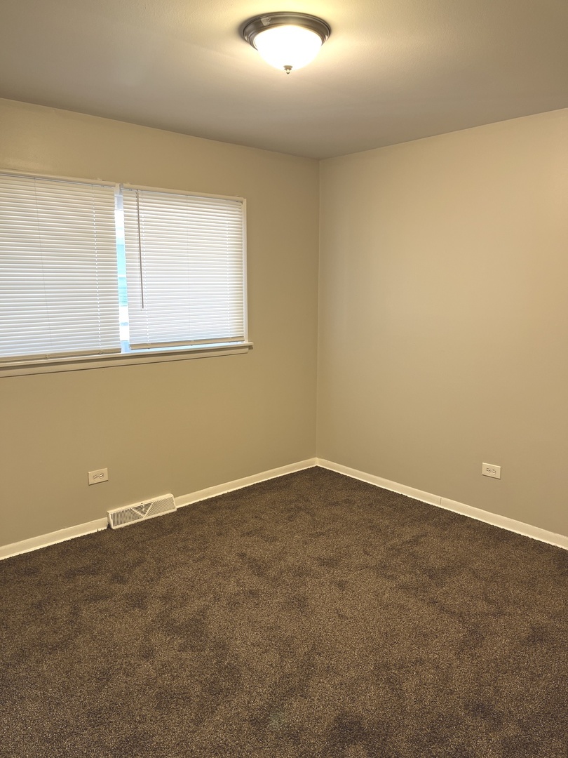 17120 University Avenue Property Photo 14