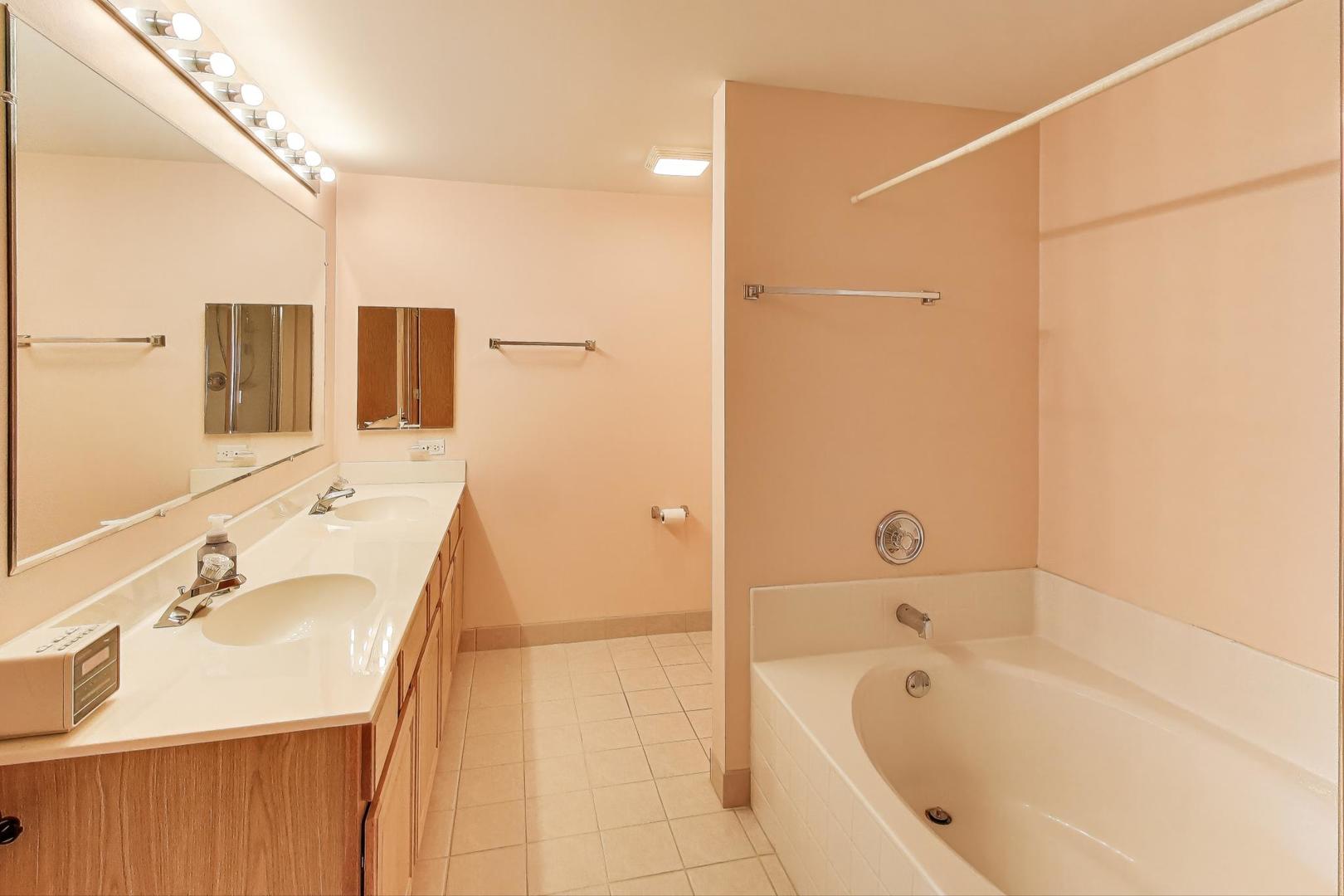1200 S Prospect Avenue 108 Property Photo 14
